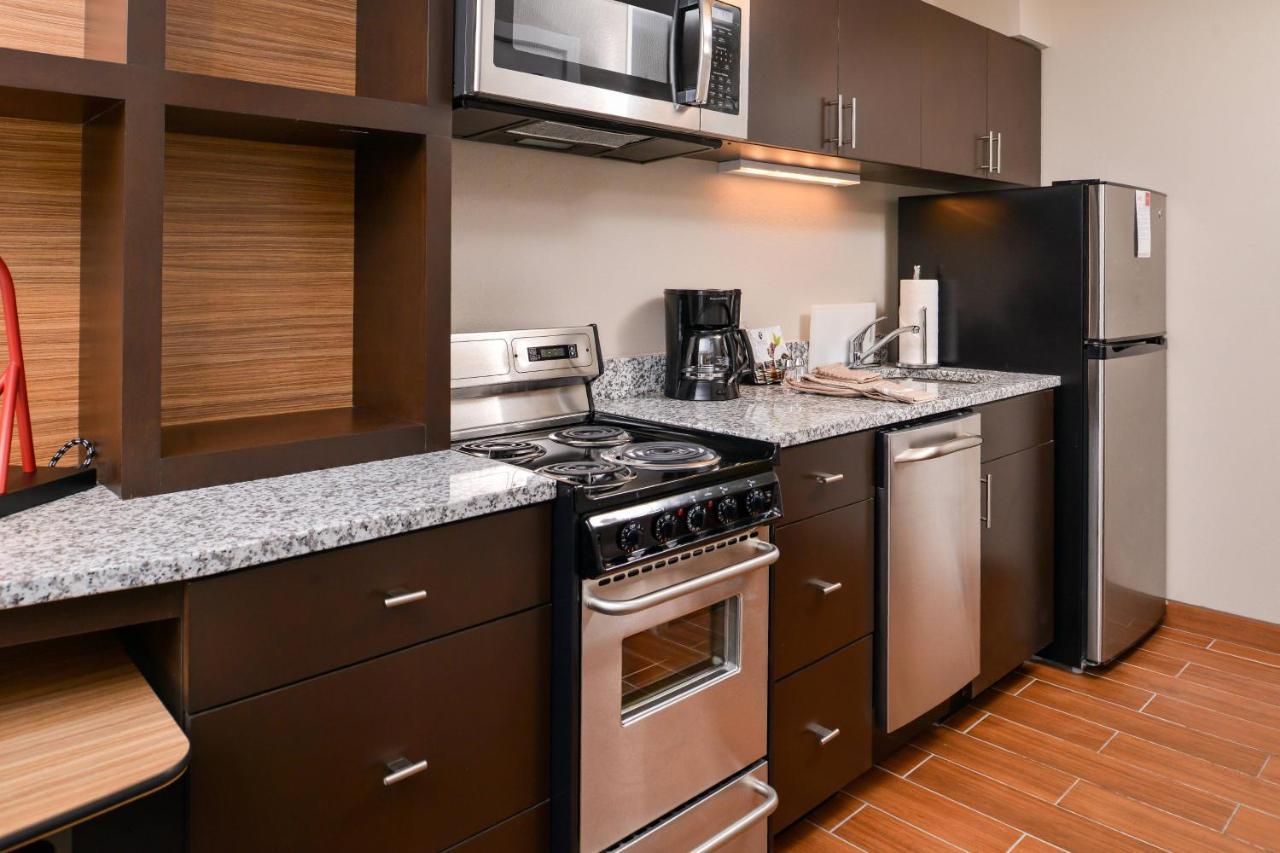 Towneplace Suites By Marriott Charleston-West Ashley Экстерьер фото