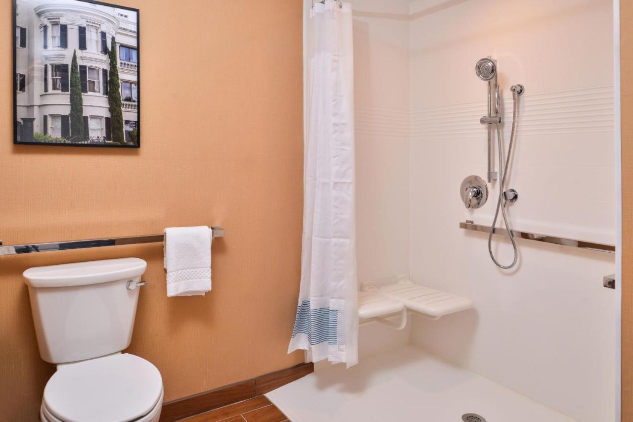 Towneplace Suites By Marriott Charleston-West Ashley Экстерьер фото