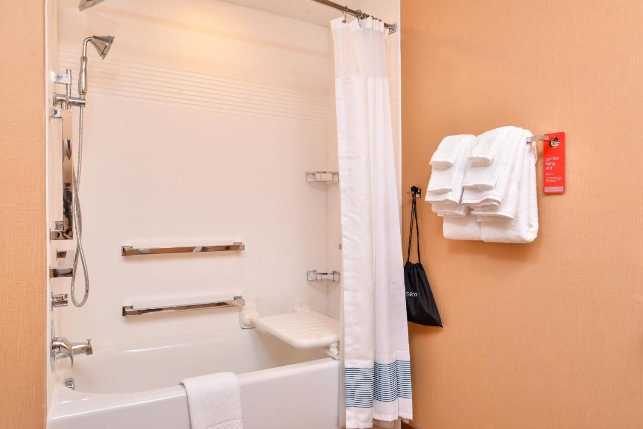 Towneplace Suites By Marriott Charleston-West Ashley Экстерьер фото